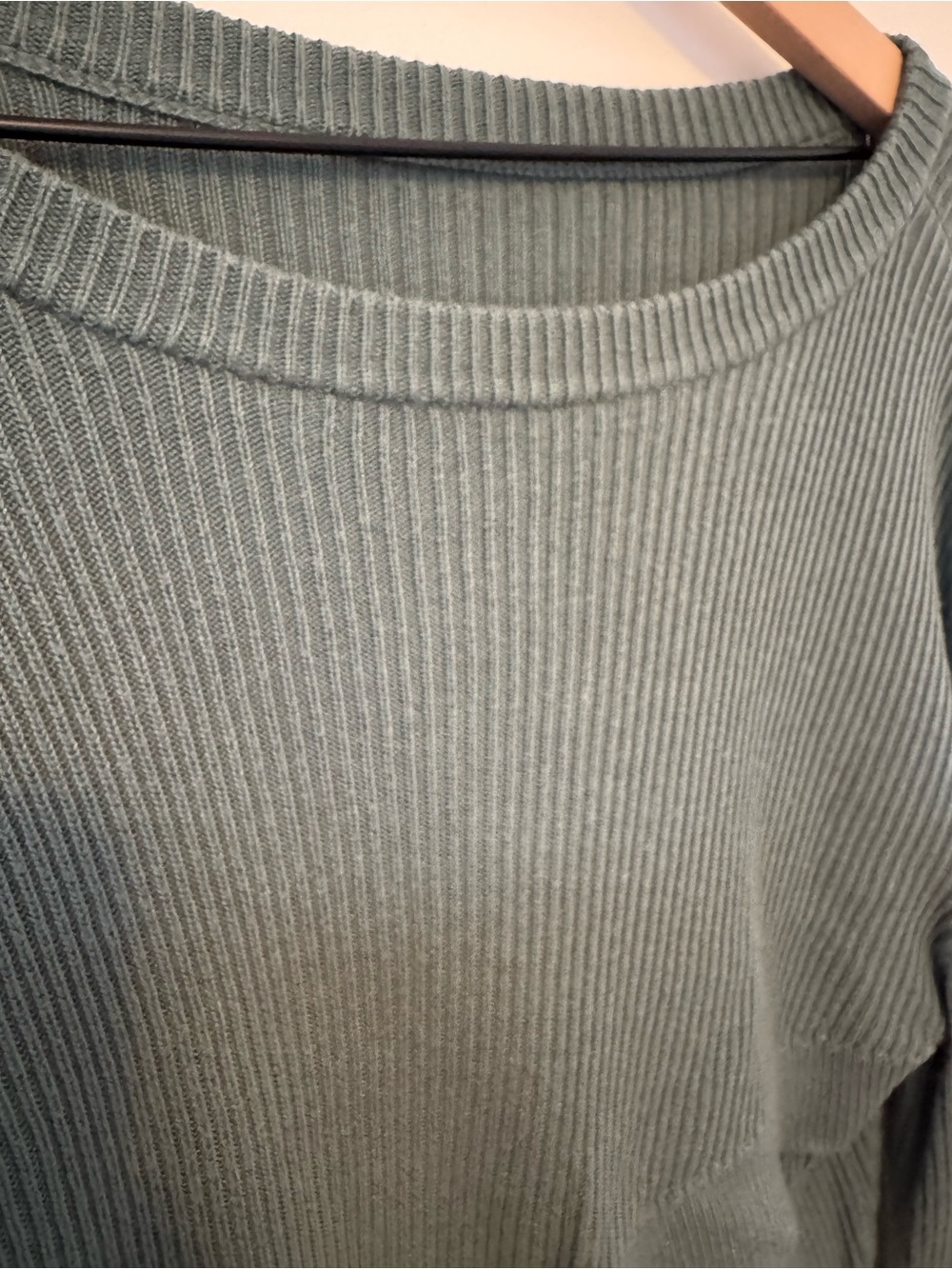 Lululemon Ribbed Cropped Sweater - Picture 4 of 7